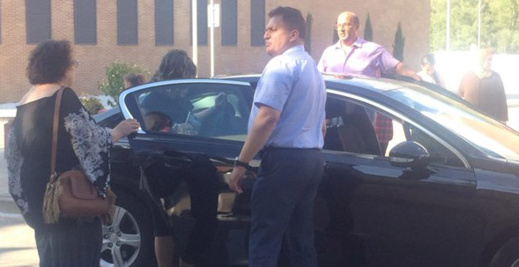 القنصل العام للمغرب بـ "خيرونا" يجتمع بعائلات منفذي الهجمات الإرهابية باسبانيا القنصل العام للمغرب بـ "خيرونا" يجتمع بعائلات منفذي الهجمات الإرهابية باسبانيا