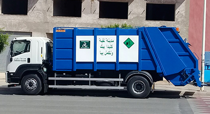 بلدية سلوان تعزز أسطولها من الشاحنات المخصصة لجمع النفايات المنزلية بشاحنتين جديدتين بلدية سلوان تعزز أسطولها من الشاحنات المخصصة لجمع النفايات المنزلية بشاحنتين جديدتين