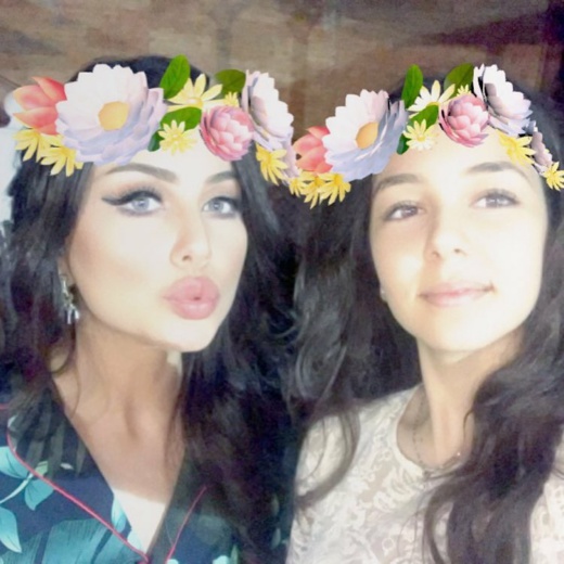 الشقيقة الصغرى للفنانة حنان لخضر إبنة الناظور تلفت انتباه الجمهور إلى شبههما الكبير الشقيقة الصغرى للفنانة حنان لخضر إبنة الناظور تلفت انتباه الجمهور إلى شبههما الكبير