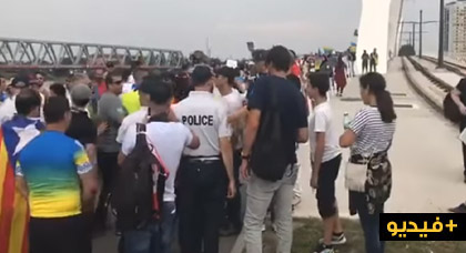 الأمن البلجيكي يمنع مسيرة "التضامن مع الريف" من الوصول إلى مقر الاتحاد الأوروبي الأمن البلجيكي يمنع مسيرة "التضامن مع الريف" من الوصول إلى مقر الاتحاد الأوروبي