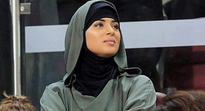 زوجة الدولي المغربي "يونس بلهندة" تشعل مواقع التواصل الإجتماعي زوجة الدولي المغربي "يونس بلهندة" تشعل مواقع التواصل الإجتماعي