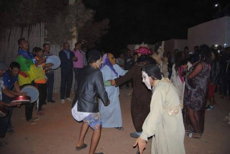 ربورتاج: كرنفال "سونا".. طقس يأبى النسيان يحييه أبناء "شبذان" بأركمان بمناسبة عيد الأضحى ربورتاج: كرنفال "سونا".. طقس يأبى النسيان يحييه أبناء "شبذان" بأركمان بمناسبة عيد الأضحى