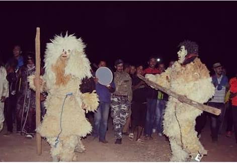 ربورتاج: كرنفال "سونا".. طقس يأبى النسيان يحييه أبناء "شبذان" بأركمان بمناسبة عيد الأضحى ربورتاج: كرنفال "سونا".. طقس يأبى النسيان يحييه أبناء "شبذان" بأركمان بمناسبة عيد الأضحى