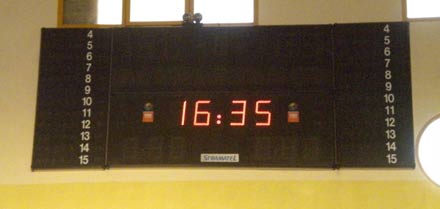 صيانة المرافق الداخلية للقاعة المغطات بالناظور وتجهيزها بأحدث السبورات الإلكترونية صيانة المرافق الداخلية للقاعة المغطات بالناظور وتجهيزها بأحدث السبورات الإلكترونية