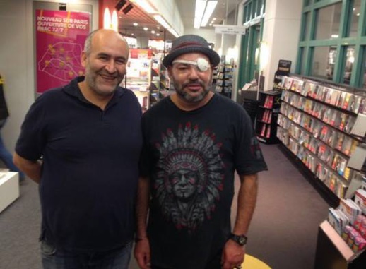 الملك يظهر في فرنسا بعد نجاح العملية الجراحية التي أجراها على مستوى عينه الملك يظهر في فرنسا بعد نجاح العملية الجراحية التي أجراها على مستوى عينه