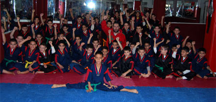 حفل رياضي لتوزيع شواهد الكفاءة على المتفوفين من تنظيم جمعية شباب الناظور حفل رياضي لتوزيع شواهد الكفاءة على المتفوفين من تنظيم جمعية شباب الناظور