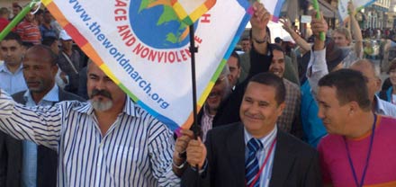 المسيرة العالمية من أجل السلام واللاعنف تحط الرحال بإقليم الناظور المسيرة العالمية من أجل السلام واللاعنف تحط الرحال بإقليم الناظور