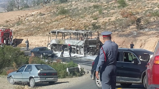 حريق مهول يحول حافلة على متنها عشرات المسافرين إلى كومة نار حديدية نواحي الدريوش حريق مهول يحول حافلة على متنها عشرات المسافرين إلى كومة نار حديدية نواحي الدريوش