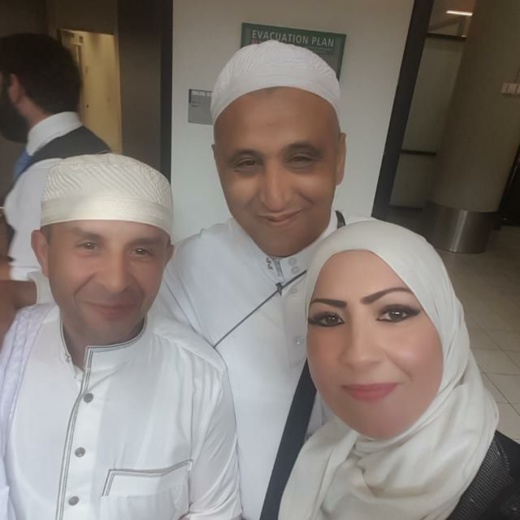 عائلات الحجاج المغاربة تستقبل ذويهم في أجواء إيمانية بمطار سخيبول بهولندا عائلات الحجاج المغاربة تستقبل ذويهم في أجواء إيمانية بمطار سخيبول بهولندا