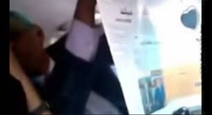 فيديو يوثق قيام مدير مؤسسة تعليمية بإبتزاز أم تلميذ يتسبب في توقيفه عن العمل فيديو يوثق قيام مدير مؤسسة تعليمية بإبتزاز أم تلميذ يتسبب في توقيفه عن العمل