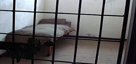 انتحار شاب ناظوري بأحد سجون كورسيكا عشية ترحيله الى المغرب انتحار شاب ناظوري بأحد سجون كورسيكا عشية ترحيله الى المغرب