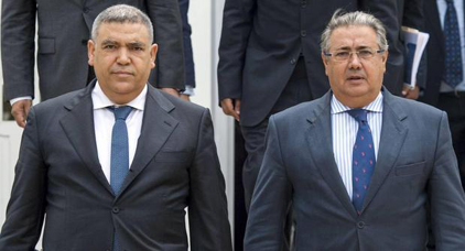 من اليمين: وزير داخلية اسبانيا ونظيره في الحكومة المغربية من اليمين: وزير داخلية اسبانيا ونظيره في الحكومة المغربية