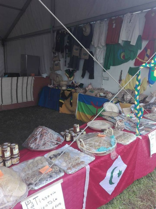 بالصور.. نصب خيمة "حراك الريف" في أضخم حفل حقوقي بأوروبا وهذا مطلبها بالصور.. نصب خيمة "حراك الريف" في أضخم حفل حقوقي بأوروبا وهذا مطلبها