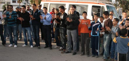 إثري الريف لكرة القدم المصغرة في وقفة إحتجاجية أمام مندوبية الشباب والرياضة بالناظور إثري الريف لكرة القدم المصغرة في وقفة إحتجاجية أمام مندوبية الشباب والرياضة بالناظور