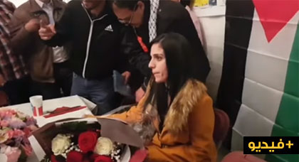 بالفيديو.. إستقبال حافل للمعتقلة السابقة "سيليا" في أروقة الحفل الإنساني بباريس بالفيديو.. إستقبال حافل للمعتقلة السابقة "سيليا" في أروقة الحفل الإنساني بباريس