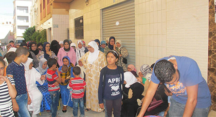 جمعية الرحمة توزع محافظ وأدوات مدرسية على أزيد من 750 تلميذ بالناظور جمعية الرحمة توزع محافظ وأدوات مدرسية على أزيد من 750 تلميذ بالناظور