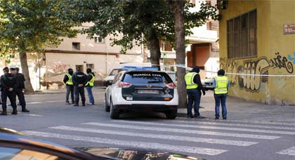 إعتقال مواطن مغربي آخر هذا الصباح بإسبانيا يشتبه تورطه في هجمات برشلونة الإرهابية إعتقال مواطن مغربي آخر هذا الصباح بإسبانيا يشتبه تورطه في هجمات برشلونة الإرهابية