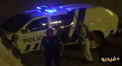 طائرة تضطر للهبوط بسبب عربدة مغربي "سكران"... اعتدى على المضيفات ووزع الخمر على الركاب طائرة تضطر للهبوط بسبب عربدة مغربي "سكران"... اعتدى على المضيفات ووزع الخمر على الركاب