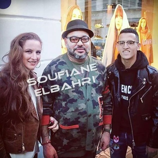 صورة: الملك محمد السادس يتجول مع الأميرة لالة سلمى في فرنسا صورة: الملك محمد السادس يتجول مع الأميرة لالة سلمى في فرنسا