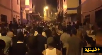 بالفيديو.. مسيرة حاشدة تجوب شوارع مدينة إمزورن للمطالبة بإطلاق سراح المعتقلين بالفيديو.. مسيرة حاشدة تجوب شوارع مدينة إمزورن للمطالبة بإطلاق سراح المعتقلين