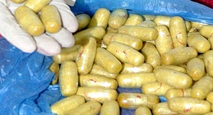 تفريغ نحو 7 كلغ من "الكوكايين" من أمعاء مهربين ألقي عليهم القبض بمطار محمد الخامس تفريغ نحو 7 كلغ من "الكوكايين" من أمعاء مهربين ألقي عليهم القبض بمطار محمد الخامس