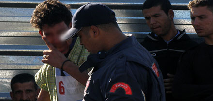 إعتقال شخص ذو سوابق عدلية أرعب المارة بواسطة خنجر وسط الناظور إعتقال شخص ذو سوابق عدلية أرعب المارة بواسطة خنجر وسط الناظور