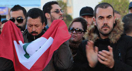 الغرفة الجنحية باستئنافية البيضاء تؤيد قرار الاحالة الصادر عن قاضي التحقيق بشأن ملف الزفزافي ومن معه الغرفة الجنحية باستئنافية البيضاء تؤيد قرار الاحالة الصادر عن قاضي التحقيق بشأن ملف الزفزافي ومن معه