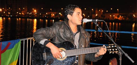 تفاعل حماسي مع أمسية فنية على ضفاف بحيرة مارتشيكا تفاعل حماسي مع أمسية فنية على ضفاف بحيرة مارتشيكا