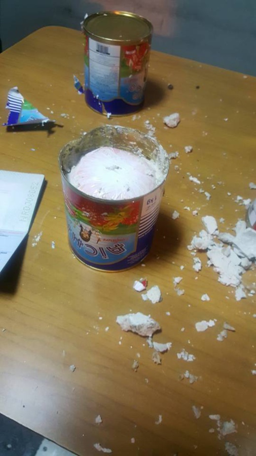 بالصور.. مصالح الأمن تحبط عملية تهريب كمية مهمة من الحشيش كانت مخبأة داخل علب للمصبرات 