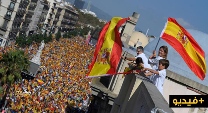 مظاهرات إسبانية حاشدة ببرشلونة رفضا لانفصال كتالونيا
