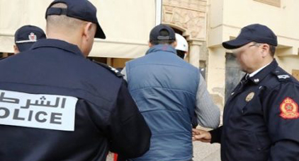 الشرطة القضائية بزايو تلقي القبض على مشتبه فيه باختطاف واحتجاز فتاة قاصر الشرطة القضائية بزايو تلقي القبض على مشتبه فيه باختطاف واحتجاز فتاة قاصر