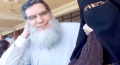 الفيزازي ينفي تلقيه قرارا بمنعه من إلقاء خطبة الجمعة ويربط غيابه عنها بانشغاله بقضية حنان الفيزازي ينفي تلقيه قرارا بمنعه من إلقاء خطبة الجمعة ويربط غيابه عنها بانشغاله بقضية حنان