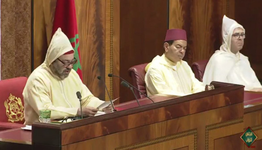 الملك يعلن إحداث وزارة جديدة مكلفة بالشؤون الإفريقية و خلية لتتبع وتقييم المشاريع المنجزة الملك يعلن إحداث وزارة جديدة مكلفة بالشؤون الإفريقية و خلية لتتبع وتقييم المشاريع المنجزة