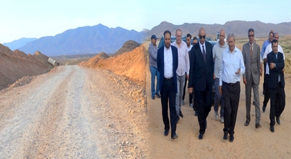 بعد توقف الأشغال.. عامل الدريوش يتفقد وضعية الطريق الرابطة بين أولاد بوبكر وأولاد اسماعيل وهذا ما دعا إليه بعد توقف الأشغال.. عامل الدريوش يتفقد وضعية الطريق الرابطة بين أولاد بوبكر وأولاد اسماعيل وهذا ما دعا إليه