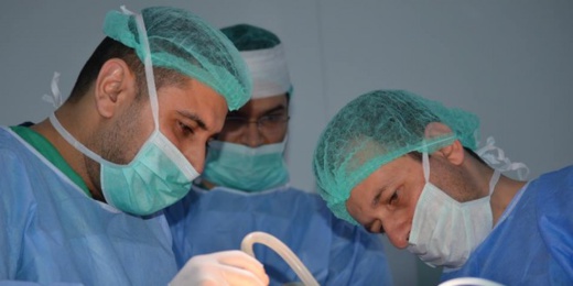 الناظور.. استفادة 24 شخصا يعانون من تشوهات خلقية على مستوى الأطراف من قافلة طبية للجراحة التقويمية الناظور.. استفادة 24 شخصا يعانون من تشوهات خلقية على مستوى الأطراف من قافلة طبية للجراحة التقويمية