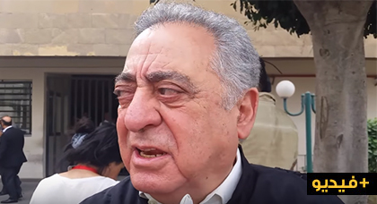 زيان يكشف سبب تأجيل محاكمة مجموعة أحمجيق ويتحدث عن واقعة إغماء أنس الخطابي داخل الجلسة  زيان يكشف سبب تأجيل محاكمة مجموعة أحمجيق ويتحدث عن واقعة إغماء أنس الخطابي داخل الجلسة