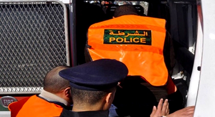 ھذه تفاصیل اعتقال شرطیین تورطا في سرقة مستثمر أجنبي وابتزاز 3 فتيات ھذه تفاصیل اعتقال شرطیین تورطا في سرقة مستثمر أجنبي وابتزاز 3 فتيات