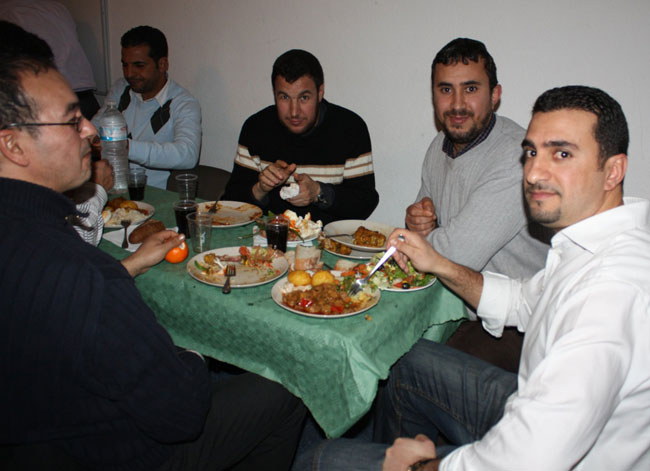 فريق التقوى لكرة القدم يقيم احتفالا بفرانكفورت بمناسبة السنة الهجرية الجديدة فريق التقوى لكرة القدم يقيم احتفالا بفرانكفورت بمناسبة السنة الهجرية الجديدة