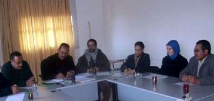 جمعية آباء وأمهات وأولياء تلاميذ الثانوية الإعدادية ببني انصار في اجتماع طارئ مع المكتب الاداري جمعية آباء وأمهات وأولياء تلاميذ الثانوية الإعدادية ببني انصار في اجتماع طارئ مع المكتب الاداري