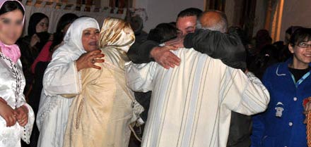 حجاج مليلية يصلون إلى الناظور عبر مطار الرباط سلا حجاج مليلية يصلون إلى الناظور عبر مطار الرباط سلا