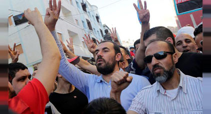 لأول مرة منذ اعتقالهم.. الزفزافي و 31 من رفاقه يحاكمون علنيا أمام أنظار استئنافية البيضاء لأول مرة منذ اعتقالهم.. الزفزافي و 31 من رفاقه يحاكمون علنيا أمام أنظار استئنافية البيضاء