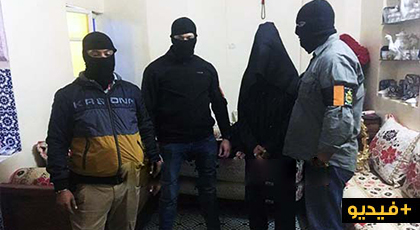بالصور والفيديو.. هكذا تم إلقاء القبض على 4 دواعش كانوا يخططون لأعمال إرهابية بفاس بالصور والفيديو.. هكذا تم إلقاء القبض على 4 دواعش كانوا يخططون لأعمال إرهابية بفاس
