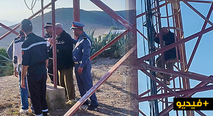 خطير: رجل ستيني يحتج من أعلى عمود كهربائي ضواحي الناظور.. والسلطات تتدخل لطي الملف خطير: رجل ستيني يحتج من أعلى عمود كهربائي ضواحي الناظور.. والسلطات تتدخل لطي الملف