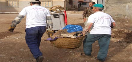 جمعية شباب أولاد ميمون تنظم حملة تحسيسية لنظافة الحي جمعية شباب أولاد ميمون تنظم حملة تحسيسية لنظافة الحي