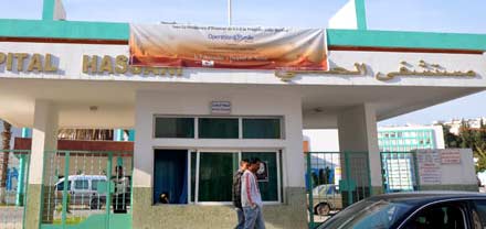 موظفي الحراسة بالمستشفى الحسني بالناظور يستفزون مجموعة من المواطنين موظفي الحراسة بالمستشفى الحسني بالناظور يستفزون مجموعة من المواطنين