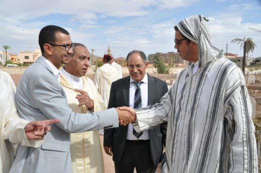 رئيس النيابة العامة ومسؤولون قضائيون يشيعون جنازة "حمزة الشايب" ضحية السلاح الناري بمراكش رئيس النيابة العامة ومسؤولون قضائيون يشيعون جنازة "حمزة الشايب" ضحية السلاح الناري بمراكش