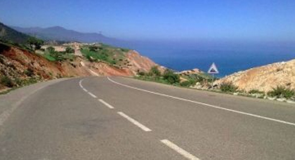 المديرية الإقليمية للتجهيز تعلن عن مشروع لتثنية الطريق الساحلية الرابطة بين الناظور والحسيمة المديرية الإقليمية للتجهيز تعلن عن مشروع لتثنية الطريق الساحلية الرابطة بين الناظور والحسيمة