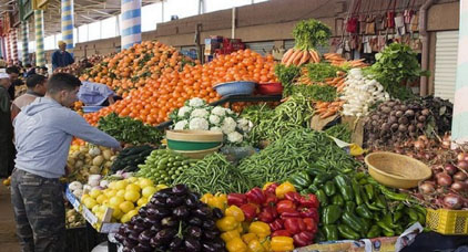 الوسطاء يلهبون اسعار الخضر و الفواكه في الاسواق الوسطاء يلهبون اسعار الخضر و الفواكه في الاسواق