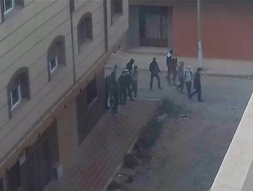 خطير بالصور: الطلبة يعيشون كابوس رعب بعدما هاجمهم ملثمون مدججون بالأسلحة وعاثوا فسادا بكلية سلوان