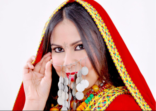 الممثلة يسرى طارق إبنة الناظور تتحدث في حوار شيق عن تجربة حلق شعر رأسها لأداء دور سينمائي الممثلة يسرى طارق إبنة الناظور تتحدث في حوار شيق عن تجربة حلق شعر رأسها لأداء دور سينمائي